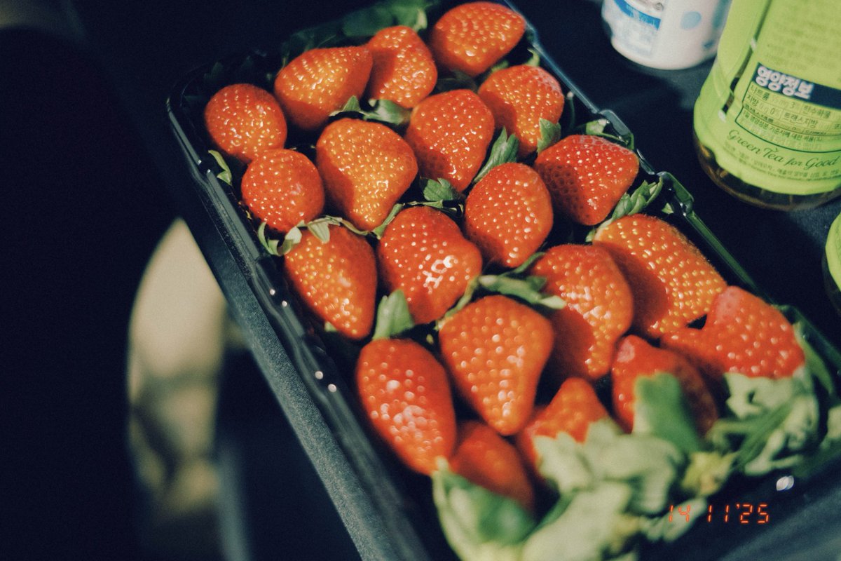 取り急ぎ！苺です

📸 <a href="/renzomasuda/">renzo</a> 
#WONDERLIVET2025 #원더리벳2025