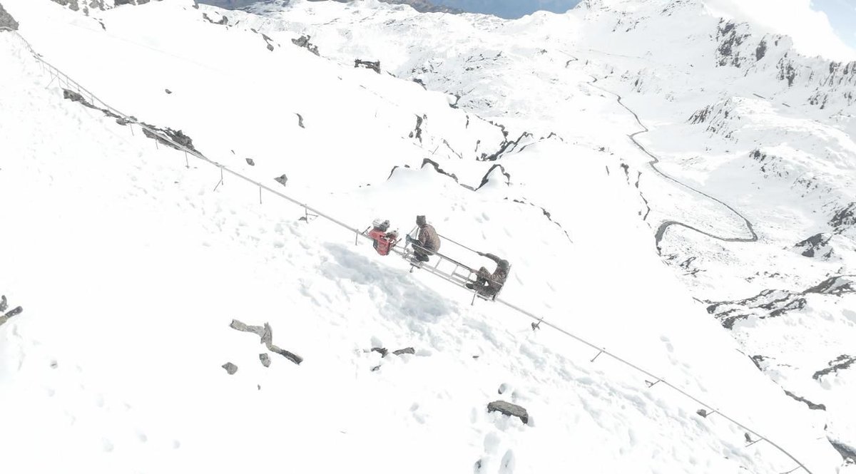 saurabh1531's tweet image. At 16,000 ft in the harsh Kameng Himalayas, #IndianArmy&apos;s Gajraj Corps has built and deployed an indigenous High Altitude Mono Rail System, carrying 300+ kg per run in any weather.