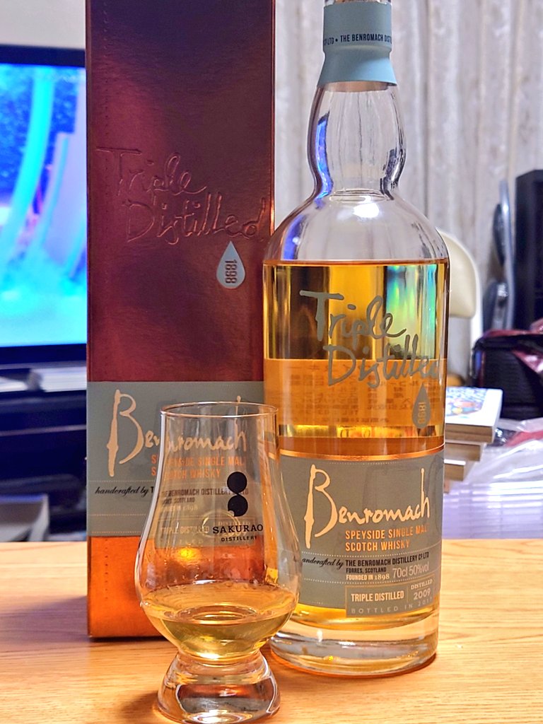 という訳で今日は休みだったので、前夜はウイスキーでしたわよ＼(^o