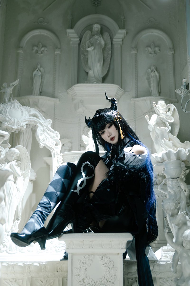 𝒲𝓇𝒶𝓅𝓅𝑒𝒹 𝒾𝓃 𝓆𝓊𝒾𝑒𝓉 𝓁𝑜𝓃𝑒𝓁𝒾𝓃𝑒𝓈𝓈
#RavenCrafts