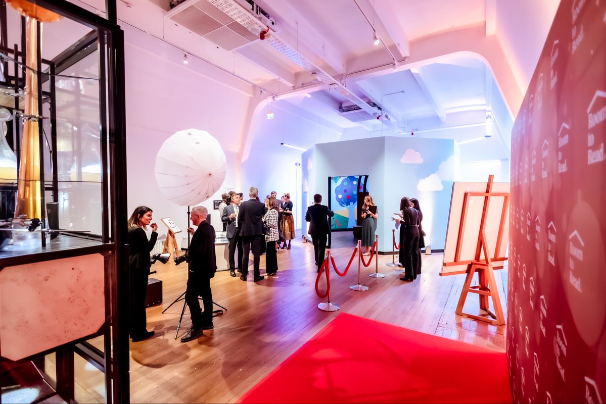 SCM_Events's tweet image. For @RoomtoRead’s Gala, we teamed up with @equipevents to turn Wonderlab and Flight into a bold, immersive celebration of education and global impact. 🗣️ “The team transformed the space, creating an immersive environment that supported the flow and storytelling of the event.”