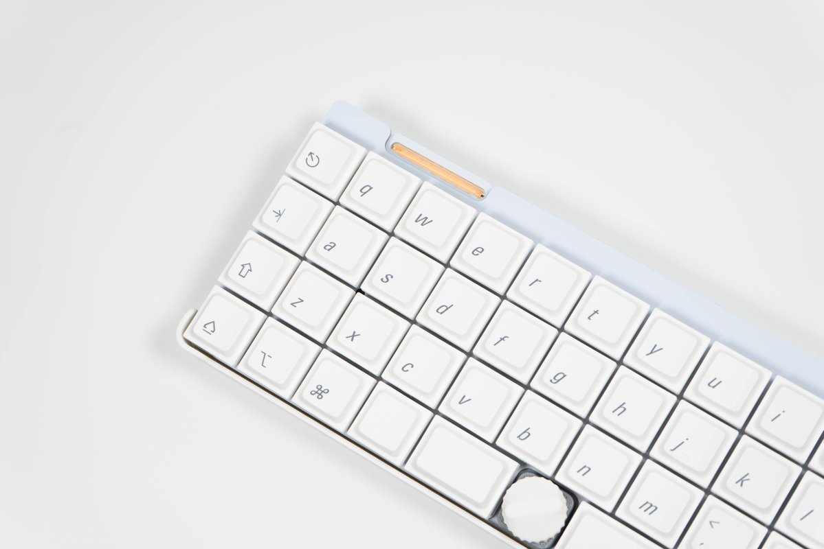dotting_dots_x's tweet photo. Keyboard: dotmatrix40 White
Switch: Lofree Ghost Low-profile
Keycap: LAK Low Profile Keycap
#dotmatrix40 https://t.co/7adTwznfCd