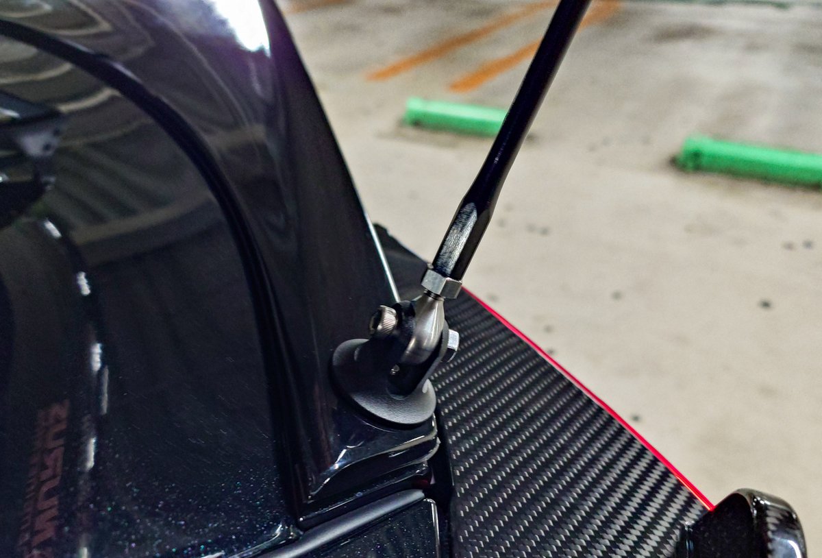 turborr3's tweet photo. ぬーすたいる
ほんのり平成感w

VERUS ENGINEERING製
アジャスタブルさぽーとろっど
をつけてみた(⁠≧⁠▽⁠≦⁠)
トランク閉めたとき
ばいぃーんていわなくなったぞw
RK-OnLine様
いつもありがとうです。

#rkonline
#VERUSENGINEERING https://t.co/DXkC2ePrYh