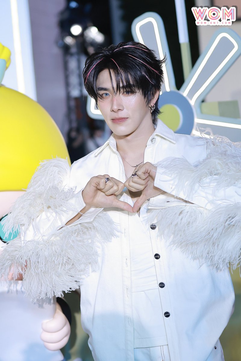 WOMENTERTAIN's tweet photo. ‘ บูม รวีวิชญ์ ’ ร่วมงานเปิดตัว “POP LAND EXCLUSIVE FESTIVE EVENT IN THAILAND” ครั้งแรกในประเทศไทย 

BXXM Finding MOKOKO

#BOOMxPOPLANDEXCLUSIVEFESTIVEEVENT #POPLANDEXCLUSIVEFESTIVE
#POPMART #POPMARTTH 
#FINDINGMOKOKO https://t.co/HoootNIRae
