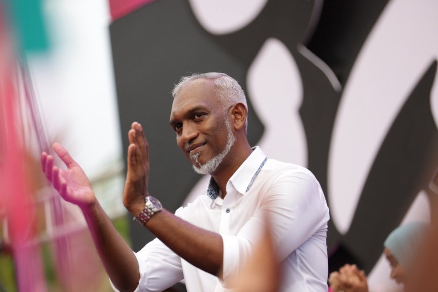 HucenSembe's tweet photo. ރައީސް ޑރ.މުޢިއްޒުއަށް އޮތް ލޯތްބާއި ކުރާ ތާއީދަަށް ޕާޓީ އިން ގޮވާލި ގޮވާލުމަށް މުޅި ރާއްޖެއިން މިރޭގެ ޖަލްސާއަށް އަންނަ ޕީއެންސީގެ ފަހުލަވާނުންނަށް ހިފެހެއްޓުމެއް ނެތް ޝުކުރު ދަންނަވަން.

#DhiveheengeRaajje
#hafthaa104 https://t.co/Tcsc6L1Bqx