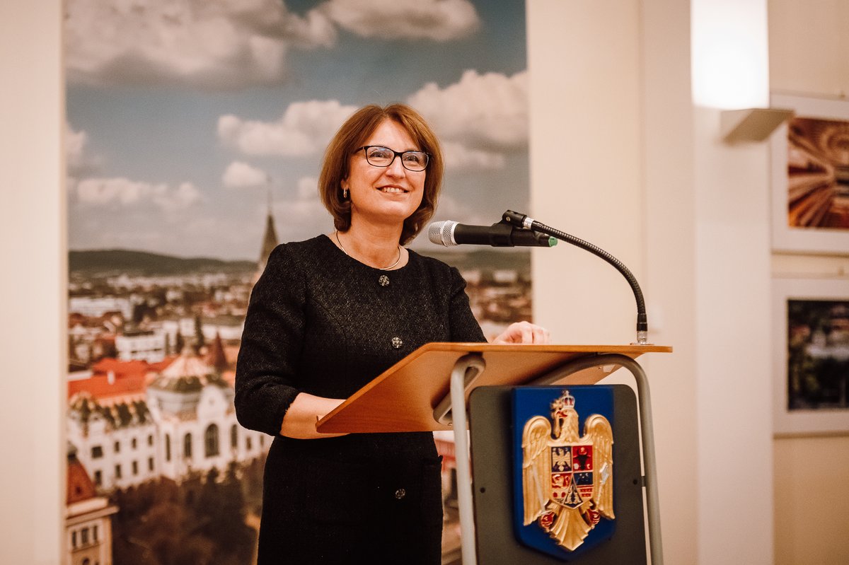 ROEmbGermany's tweet photo. Promoting Romania in #Berlin as a tourist destination via #MureÈCounty and @VTransilvanica. Event held in the presence of the State Adviser for Romanians Abroad #AnaMariaGeanÄ and ICR President #LiviuJicman. ðFor more â¹ïž in ð·ðŽ: https://t.co/fHR3v3Ytp3
#145RODE #145ANI #145JAHRE https://t.co/547zr7ZCp9