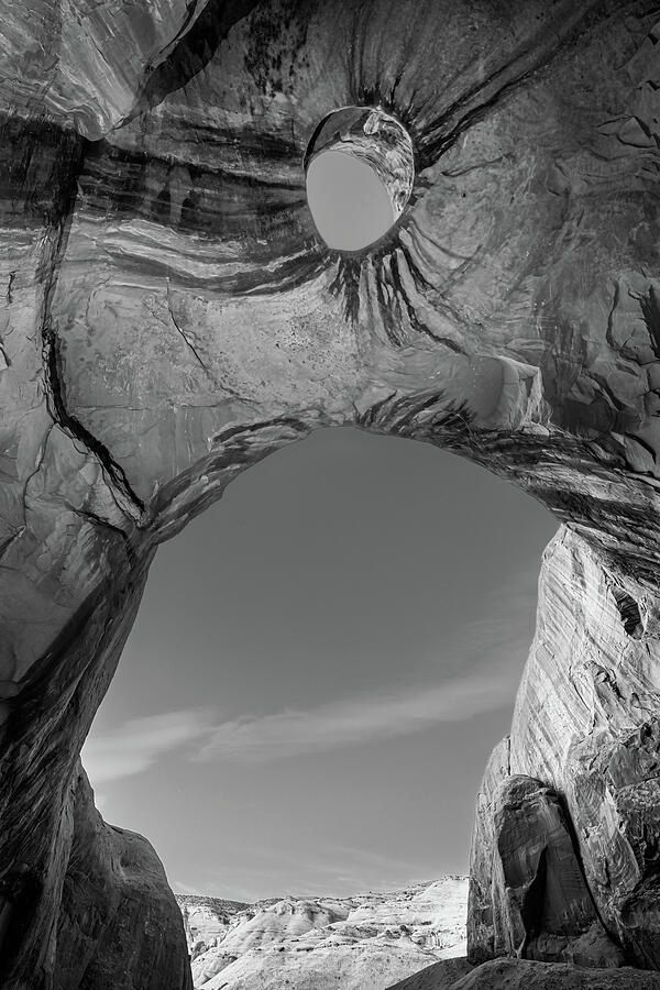 Big Hogan Cave Monument Valley AZ BW! buff.ly/H8TgmmE #cave #monumentvalley #arizona #blackandwhite #blackandwhitephotography #desert #arch #archway #rockformation #eagle #travel #landscape #landscapephotography #southwest #artforsale #wallartforsale #giftideas