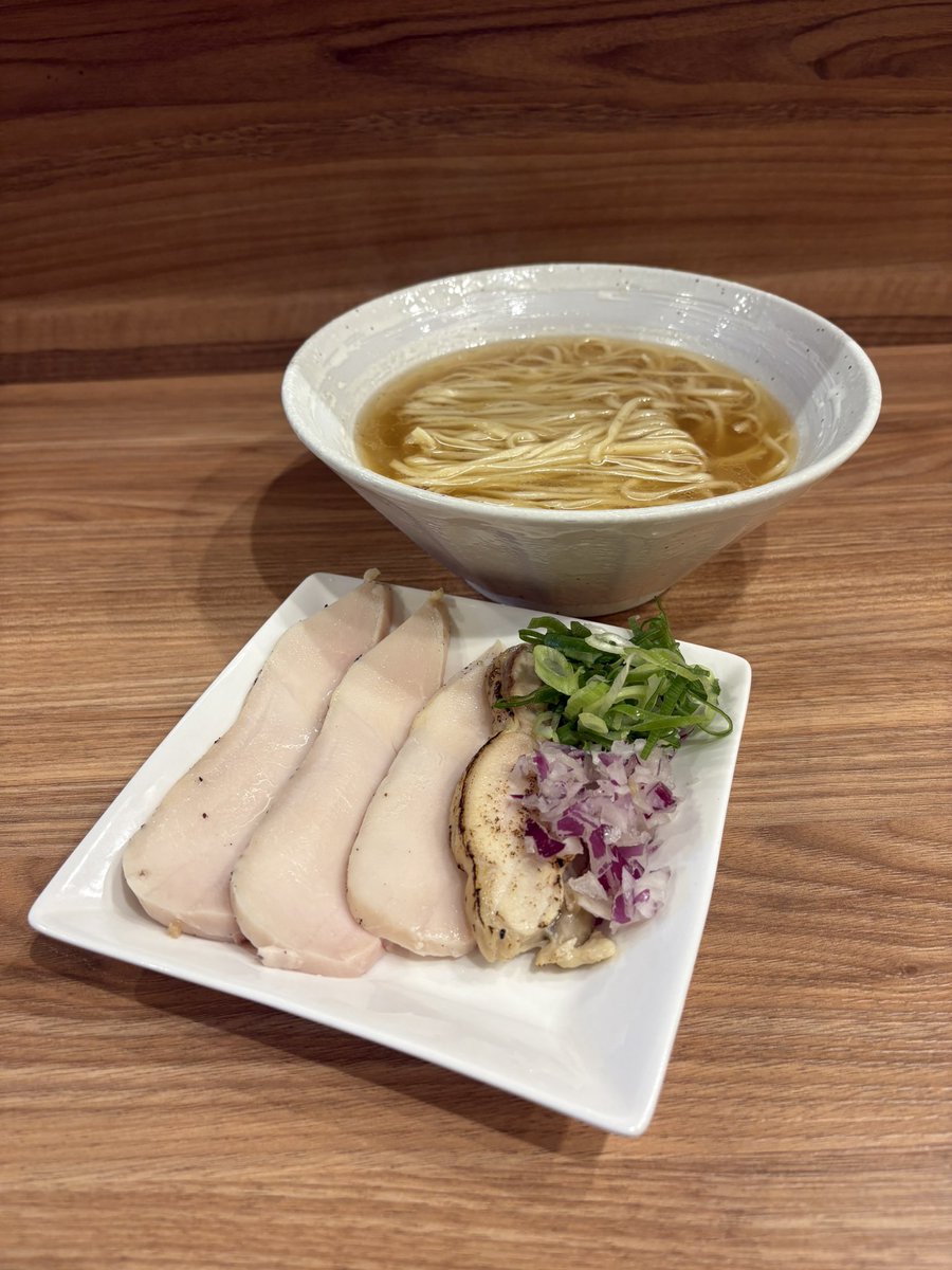 Y4d6jKuYjd31328's tweet image. 🏮日本橋 さか一
🍜鮮魚と帆立MIX  

めちゃくちゃ出汁出てて旨味が分厚い✨
また食べに行こう😋

#大阪ラーメン
#心斎橋ラーメン
#朝ラーメン