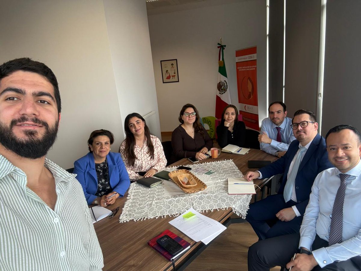 Hace unos días llegó nuestro colega Orlando Díaz para incorporarse a la Embajada.
¡Le deseamos mucho éxito en Azerbaiyán!🤗🇲🇽🇦🇿
Bir neçə gün əvvəl həmkarımız Orlando Diaz  Səfirlikdə fəaliyyətə başlayıb.
Ona Azərbaycanda bol uğur arzulayırıq! 🤗🇲🇽🇦🇿