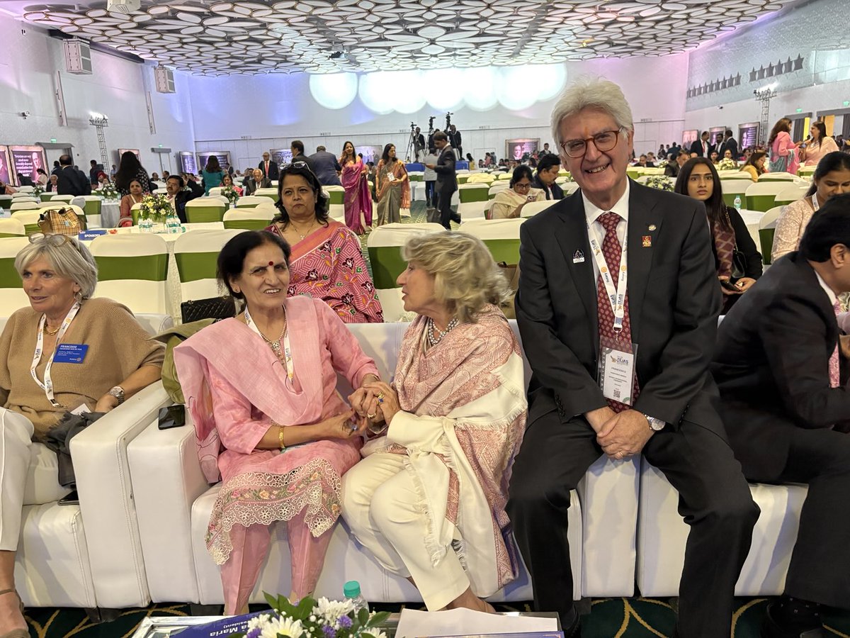 rushbl's tweet image. … and some fun moments too ⁦@TejasRZI2025⁩ , when ⁦@Rotary⁩ Prez Arezzo’s seat was taken temporarily!