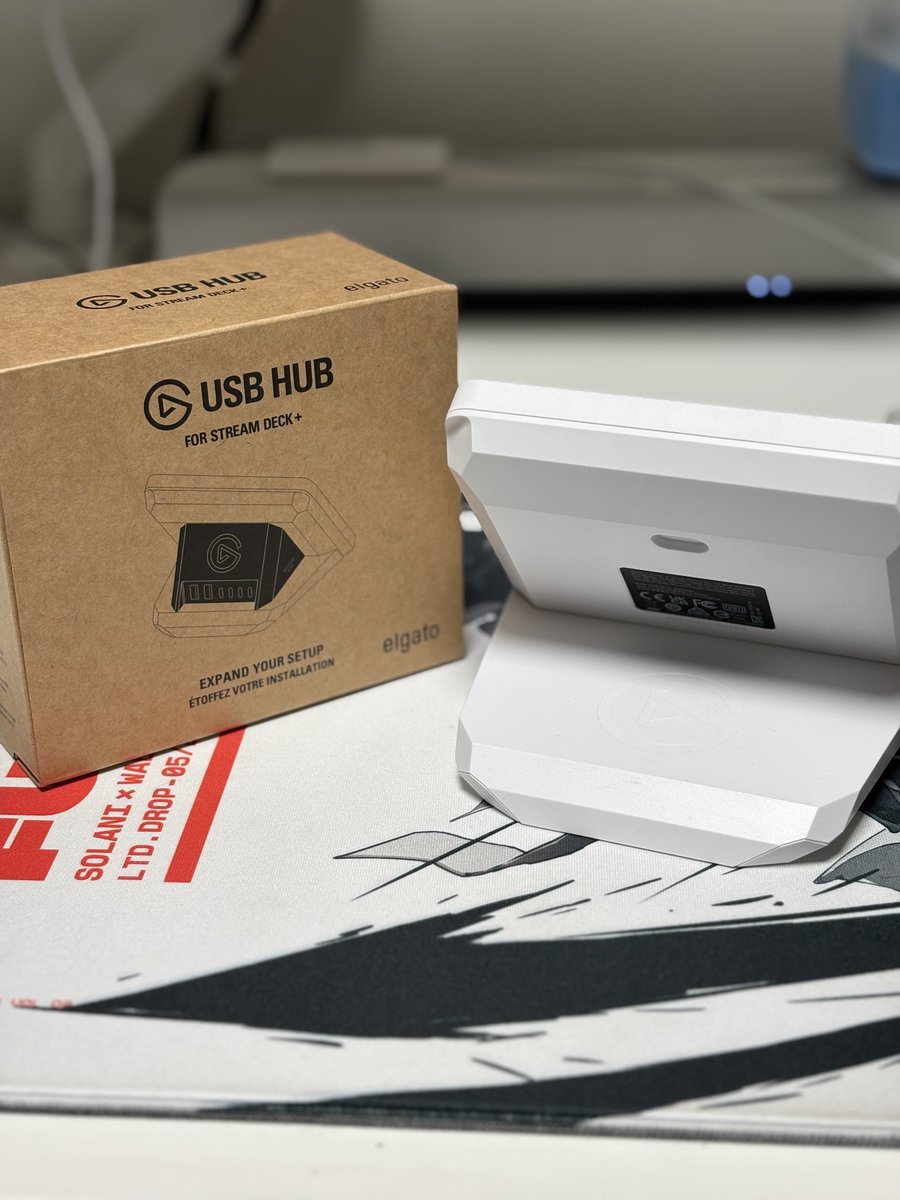 shon_YouTube's tweet image. elgato USB HUBを買ってStream Deck＋をアップグレードした✌️

ネジ2本外してHUB付けてまたネジ2本締めるだけ😳
メモリーカードも挿せてUSBも増設出来て正面から見たら分からない👍

Stream Deck＋を持ってる人は是非使ってみてね✌︎('ω')✌︎
#elgato