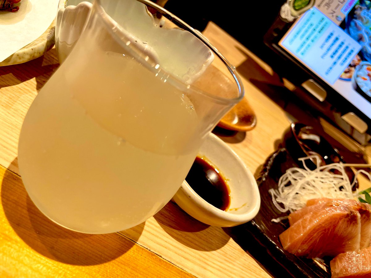 shinnpei68's tweet photo. #ぺい飲み　#日本酒　#ぶり　#バイ貝のうま���　#茄子の挟み揚げ　#本日有給で優勝した男 https://t.co/r1Cb1oMGeS