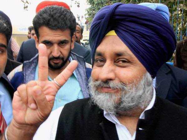 ShivrattanDhil1's tweet photo. The situation of Akali Dal speaks louder than the win itself. AAP’s victory in the by-elections and the margin clearly shows why Mr. Mann keeps repeating ‘Badal, Badal, Badal.’ 

Had the AAP candidate not broken away from Akali Dal, the entire scenario would have been different. 

He secured AAP votes, his own personal vote share, and even the Akali Dal followers who supported him. 

With any other candidate, the outcome could have changed completely. 

One thing is clear: 2027 will look very different. All the best to Akali Dal your time is coming.”✌🏻

 @officeofssbadal @ParambansRomana @HarsimratBadal_