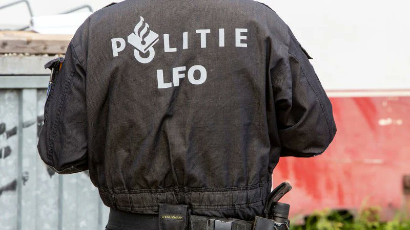 maartenbrink's tweet photo. Mooie vangst van @POL_Zeeland! Een #arrestatieteam van de politie heeft vrijdagochtend 14 november in #Vlissingen drie personen aangehouden op verdenking van betrokkenheid bij de productie van synthetische drugs.
https://t.co/fW6kSKanyn
#politie #drugs #drugslab https://t.co/smsaIp2ytQ