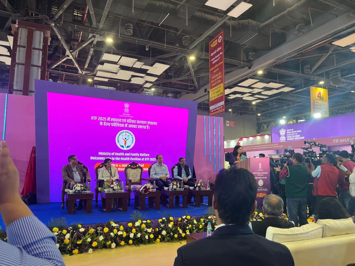 NCDCMoHFW's tweet photo. NCDC participated @IITF, showcased its key public health initiatives;strengthening event based surveillance @COMMUNITYREPORTING TOOL  #IDSP #PublicHealth #Diagnostics #Surveillance #OneHealth #AMR #Climate https://t.co/7Ra34lyYbc