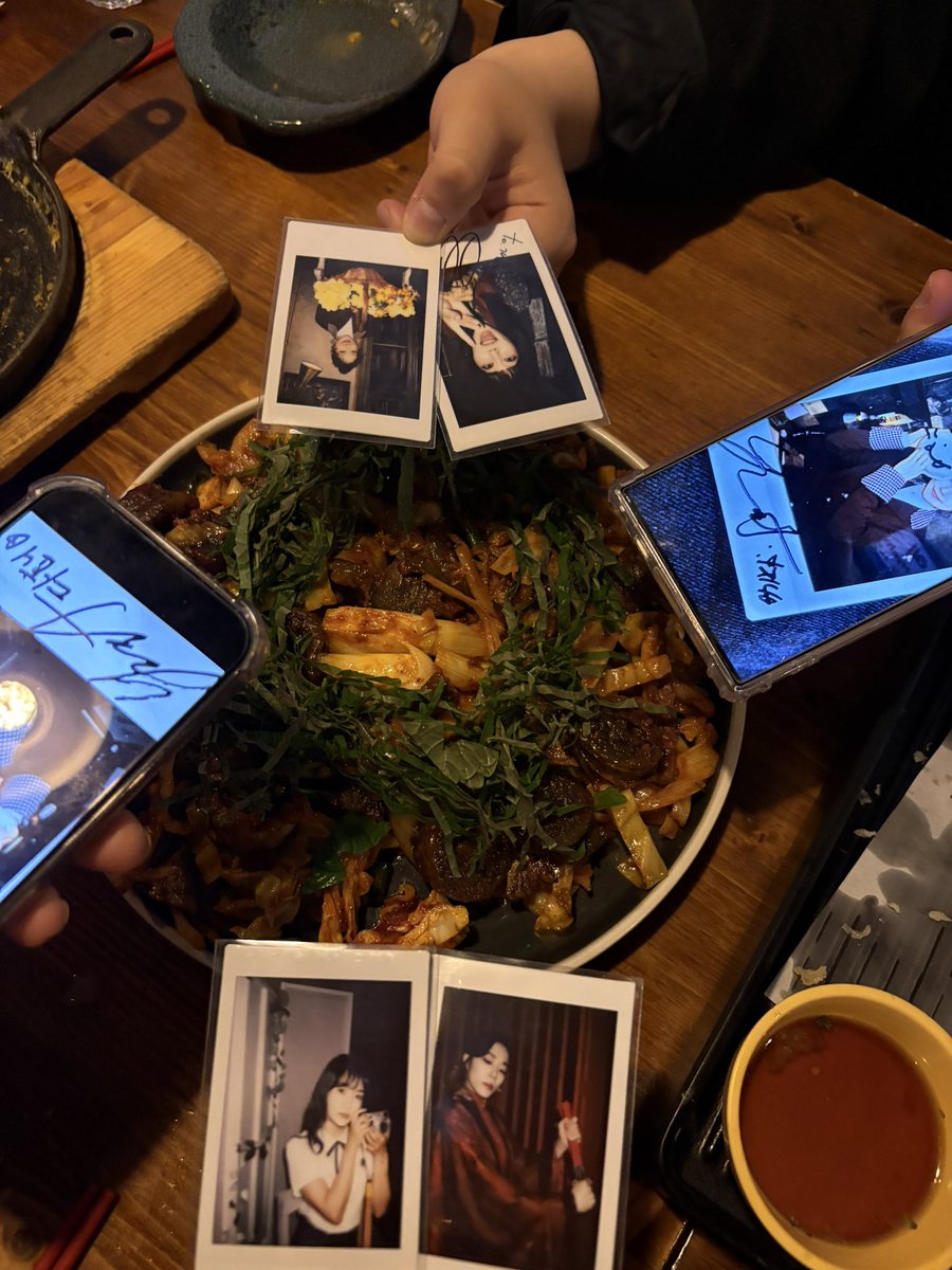 영타쿠들과 술마시러왓어요 🍶