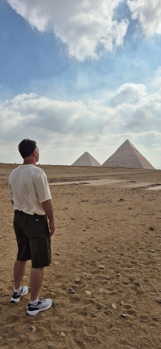 #PyramidOfGiza #wanderlust #Keops #Egypt #GreatPyramidOfGiza #WondersOfTheWorld #Mikerinos #ElCairo #Kefren #Africa #Cairo #ancientegypt #monument #lookout #dream