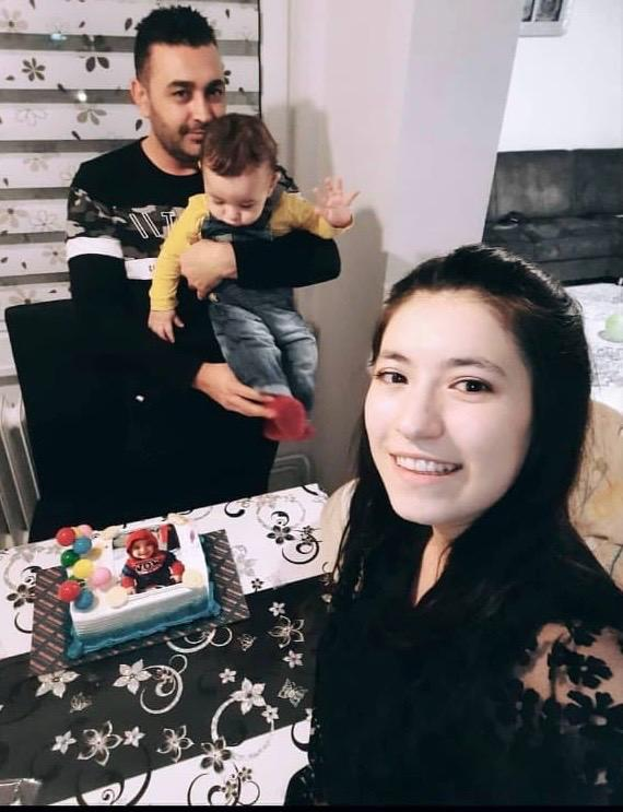 Ailenin Ortaköy'de yediği kumpir, midye ve lokumu satan işletmecilerin sabıkaları:

— Kumpir restoranının sahibi: Görevi yaptırmamak için direnme ve kasten yaralama.

— Midyeci: Nitelikli dolandırıcılık dahil 11 suç kaydı.

— Lokumcu: Taksirle yaralama.