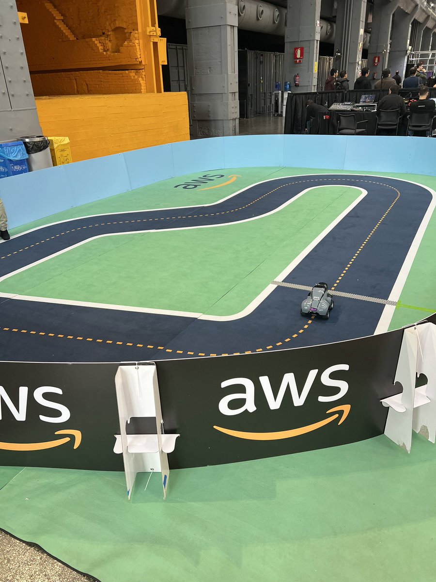 Lobuhi 🍉 tweet media