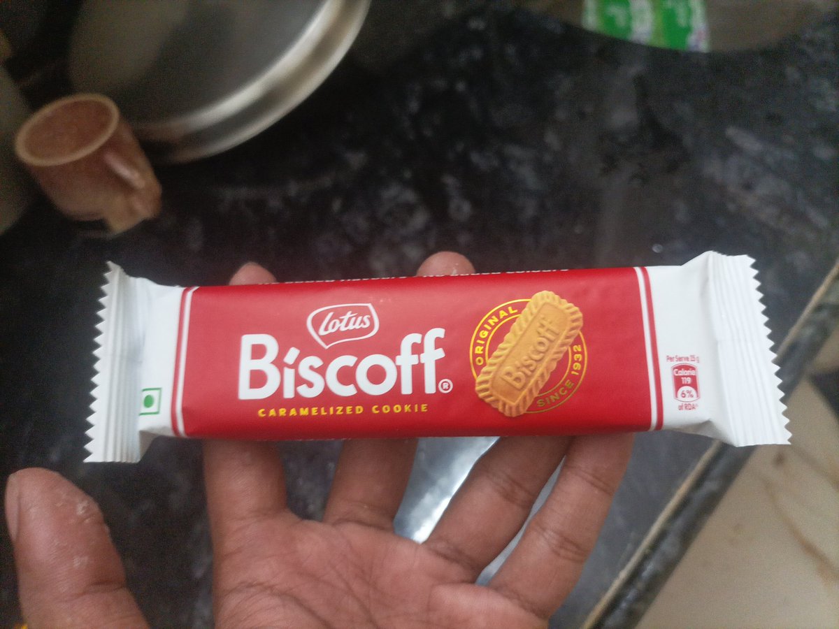 atharvmtwt's tweet image. A Luxury Milkshake to an 10rs biscuit?
Economical Alert