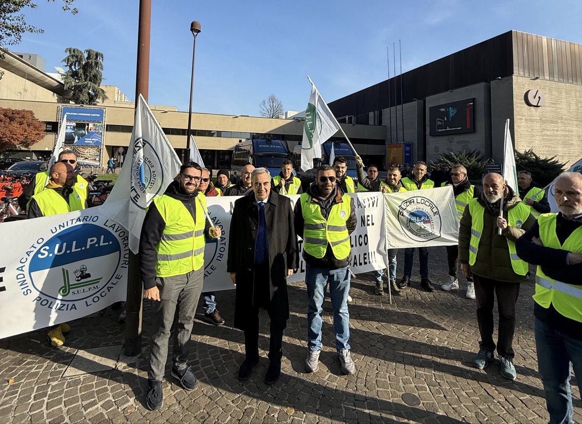 gasparripdl's tweet photo. La Polizia locale merita riconoscimenti concreti e non sono disposto ad ignorare gli ostacoli che continuano ad essere posti. Anci e strutture centrali dello Stato affrontino un confronto sulle mie proposte come oggi ha chiesto il #Sulpl manifestando a #Bologna. https://t.co/B5Reaogq9N