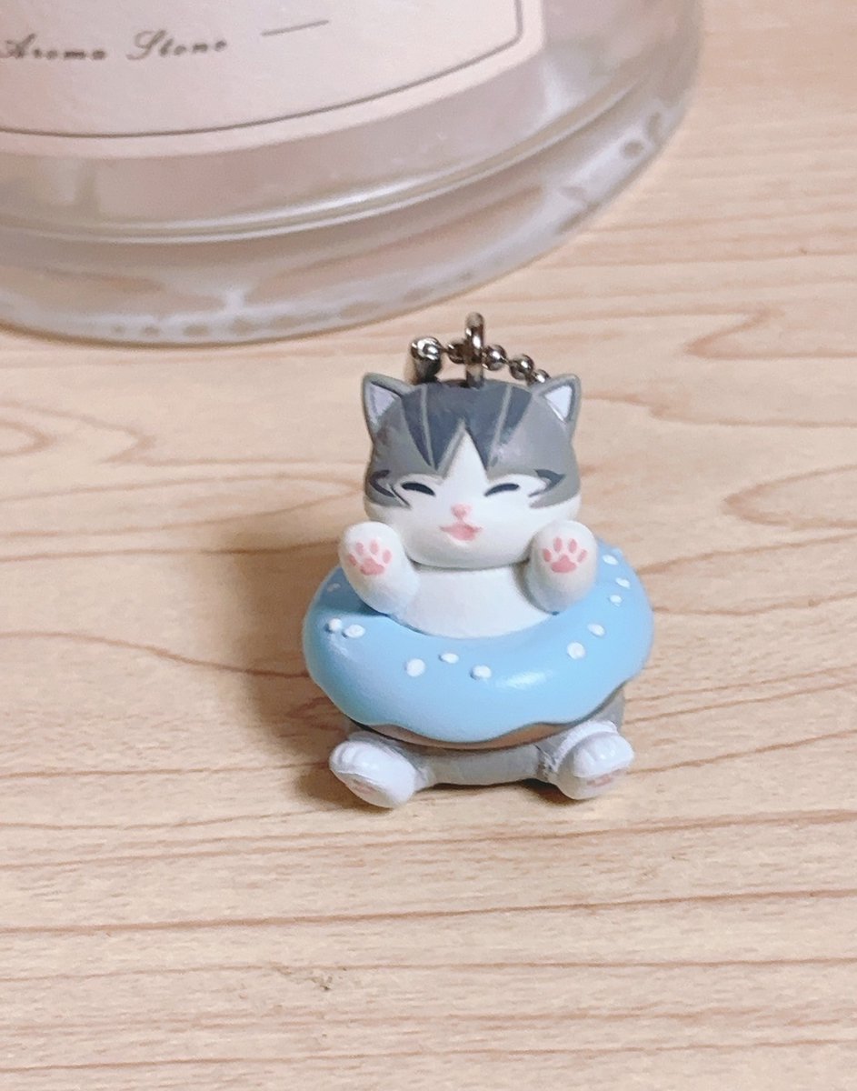 っ……(1番欲しかったドーナツにゃんだから嬉しい顔してる僕)