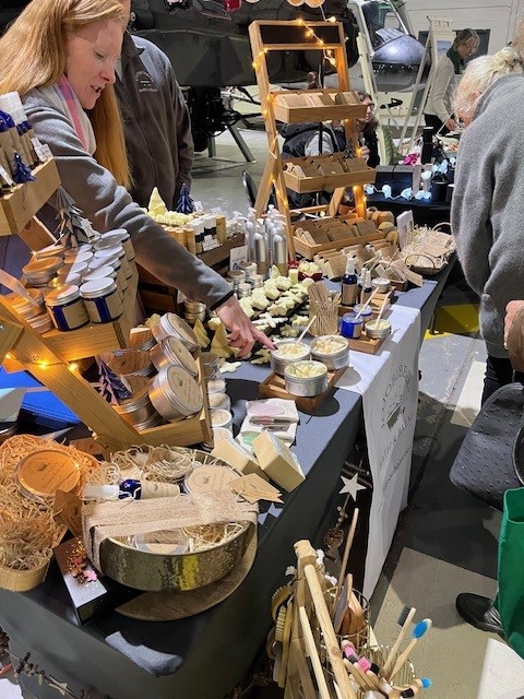 armyflying's tweet image. 🎄Christmas Fair 
📅Sat 22 November
🕙10:00 – 15:00

Discover perfect gifts from a range of local stall holders offering jewellery, candles, original artwork, home furnishings and more 🎁Plus, craft activities for kids and festive treats in our Café 😋

👉 bit.ly/4ijodyh