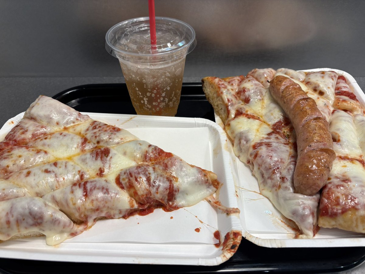 ゆっち　スポンティーニ PIZZERIA SPONTINI カスケード原宿店 （ピッツェリア スポンティーニ