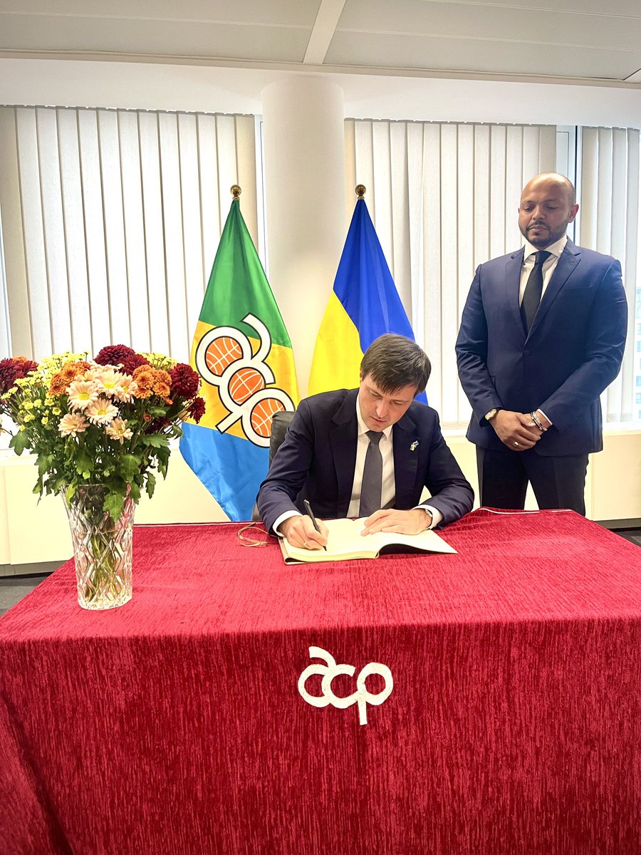 Le Secrétaire général de l’OEACP, S.E. Moussa Saleh Batraki <a href="/MBatraki/">Moussa S. Batraki</a> , a reçu le Vice-ministre ukrainien de l’Agriculture, S.E. M. Taras Vysotskyi, pour un échange constructif sur la sécurité alimentaire mondiale et la coopération avec les États membres de l’OEACP.

L’Ukraine a