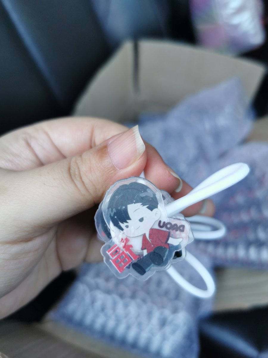 KHUNLOOKMEE's tweet photo. เนื่องจาก ที่เก็บสายชาร์จลายพตอทางโรงงานผลิตทำมาผิดด้านทั้งล๊อต จึงต้องทำการเคลมและให้โรงงานผลิตใหม่ค่ะ จึงทำให้ระยะเวลาขยายเพิ่มไปอีกประมาณ 1 เดือนค่ะ ขออภัยทุกคนด้วยค่ะ ส่วนอันที่ผิด ตอนจัดส่งน่าจะส่งไปให้กับทุกคนด้วยค่ะ 🙏🙏🙏🙏 #klmupdate https://t.co/xpbS1RropZ