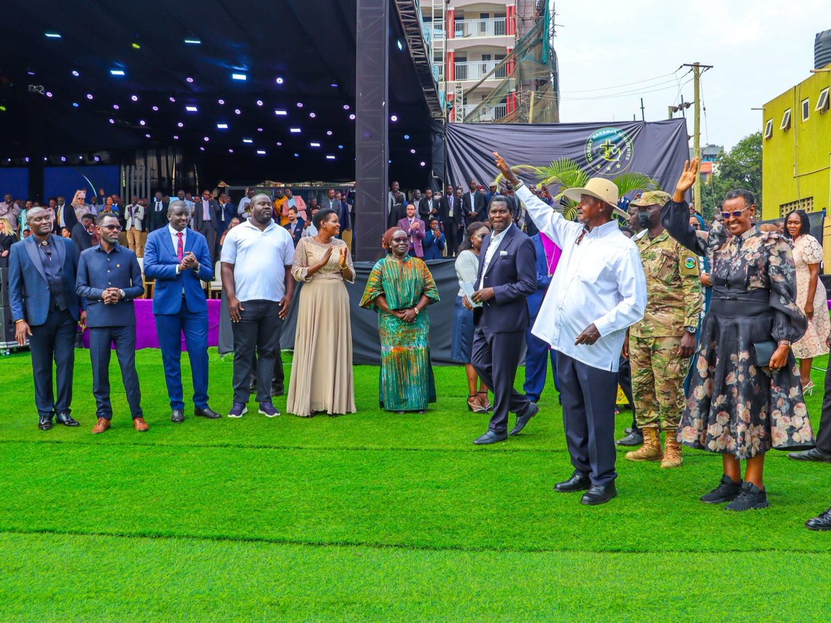 President <a href="/KagutaMuseveni/">Yoweri K Museveni</a>, together with the First Lady, Hon. <a href="/JanetMuseveni/">Janet K Museveni</a>, joined worshippers at Miracle Center Rubaga for the Command Future Conference. They were officially received by the Guest of Honor, Pastor Dr. Paula White.