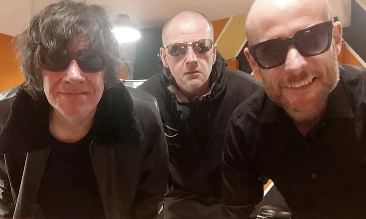 Wanna buy some cheap songs pal?
Exciting news!! The Qwarks new album will be out in time for Christmas!

#newmusicalert #music #newalbum #Christmas