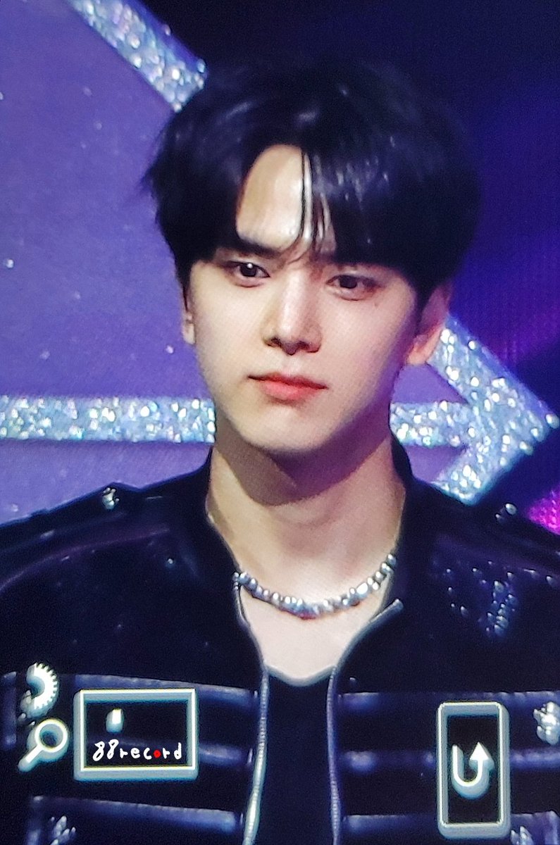 251114 #YOUNGHOON #김영훈

KGMA 2관왕 축하해🩵
