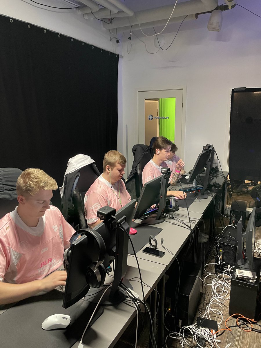 EYEBALLERS's tweet image. EYEBALLERS AGAINST CANCER 🩷

✓ Raised: 815$ 
💰 Goal: 1500$ 

Our fundraiser is going great but there&apos;s yet some money to be donated until we hit our goal. Join us and the swedish Cancerfonden in our fight against cancer via the link down below. 🤍