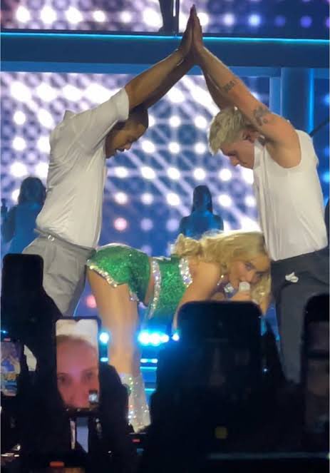 NerdcoreStan's tweet image. How it feels to be a michael afton simp knowing there are two of them now