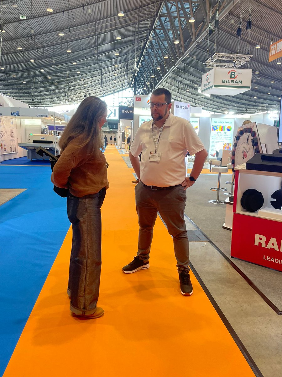 Des1gnpackaging's tweet image. ✈️ Some of our Design Packaging team members were out at Foam Expo this week, walking the show floor!

They spent the week in Stuttgart, exploring new materials and staying informed on advancements within the foam and materials sector. 
hubs.li/Q03TbMLr0

#DesignPackaging