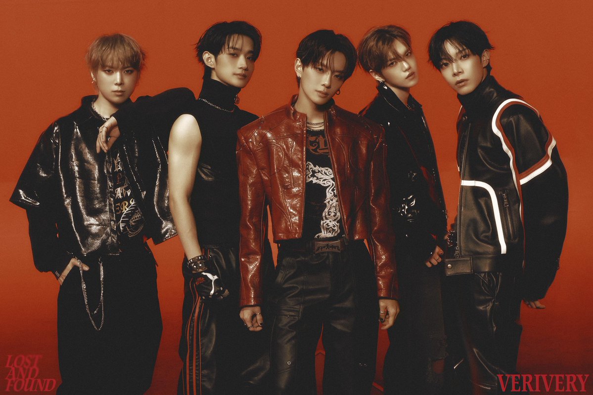 the_verivery's tweet image. VERIVERY 4th SINGLE ALBUM
[Lost and Found]
 
OFFICIAL PHOTO &apos;Light&apos; ver.
 
🎧 2025. 12. 01. 6PM (KST)
 
#베리베리 #VERIVERY #VRVR
#Lost_and_Found
#20251201_6PM