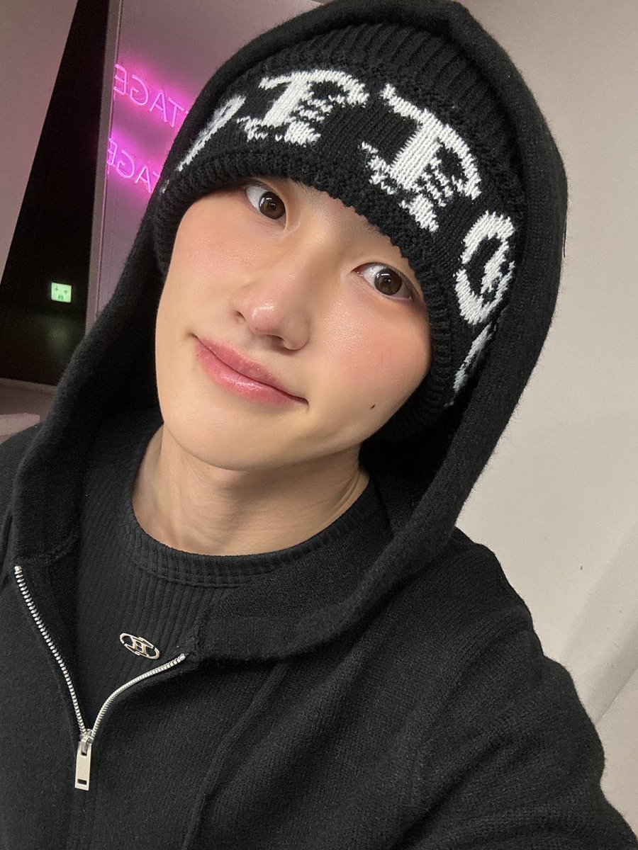 TNX_twt's tweet photo. 내일 주말이다 ~! ❤️🫶🍀

#TNX 
#최태훈 #TAEHUN https://t.co/odER0N9xSV