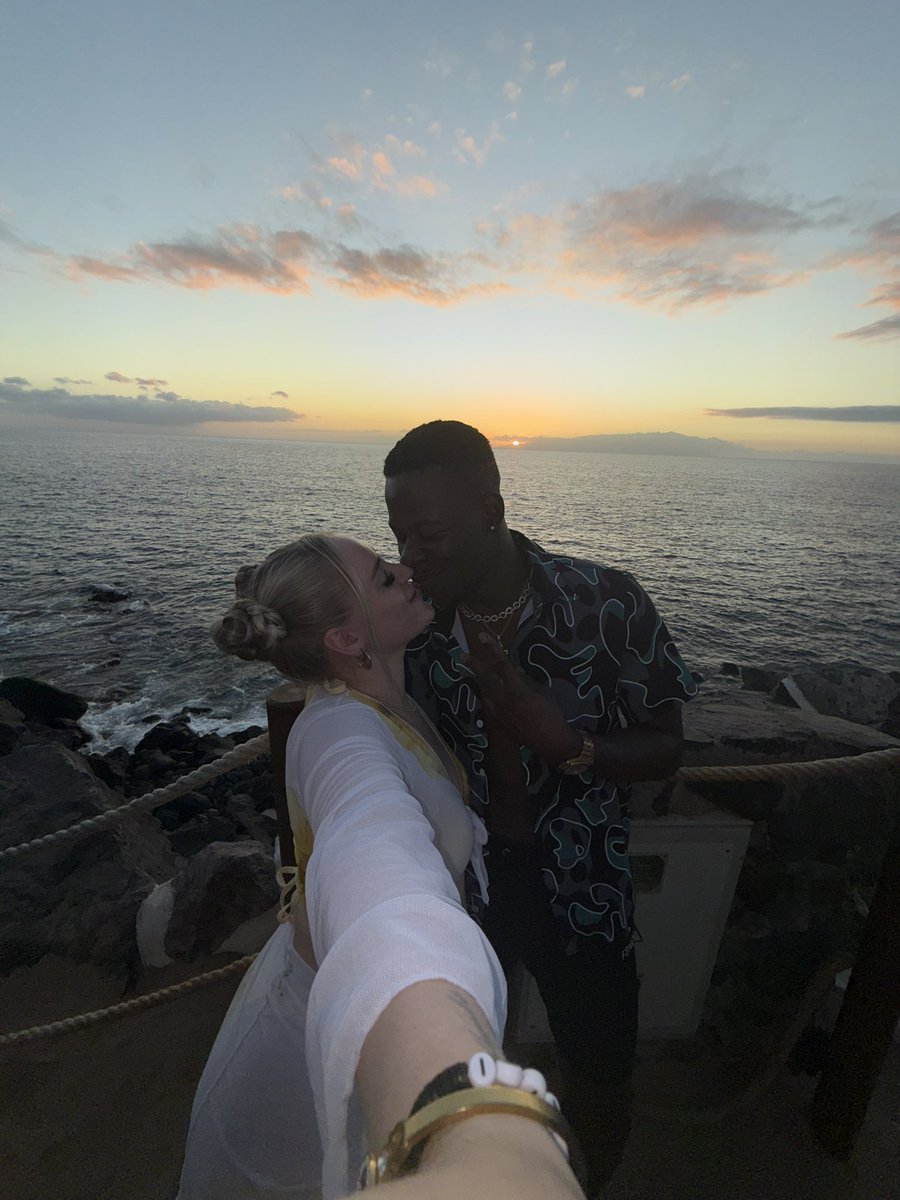 𝒔𝒂𝒔 x tweet media