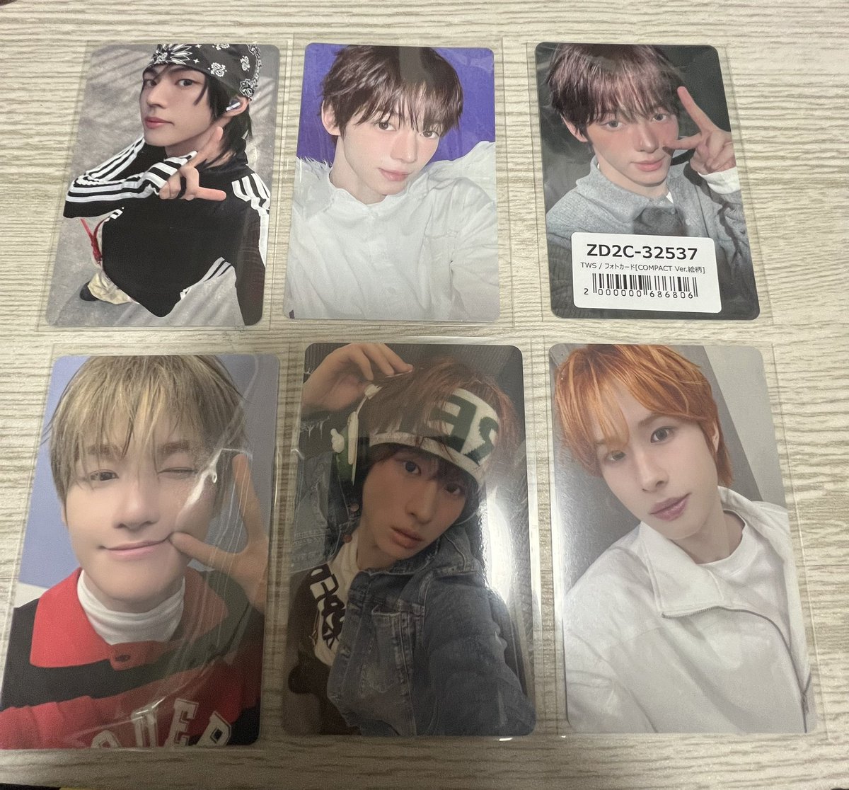 TWS Play hard トレカ交換 譲→画像 求→シニュ、ハンジンの店舗特典