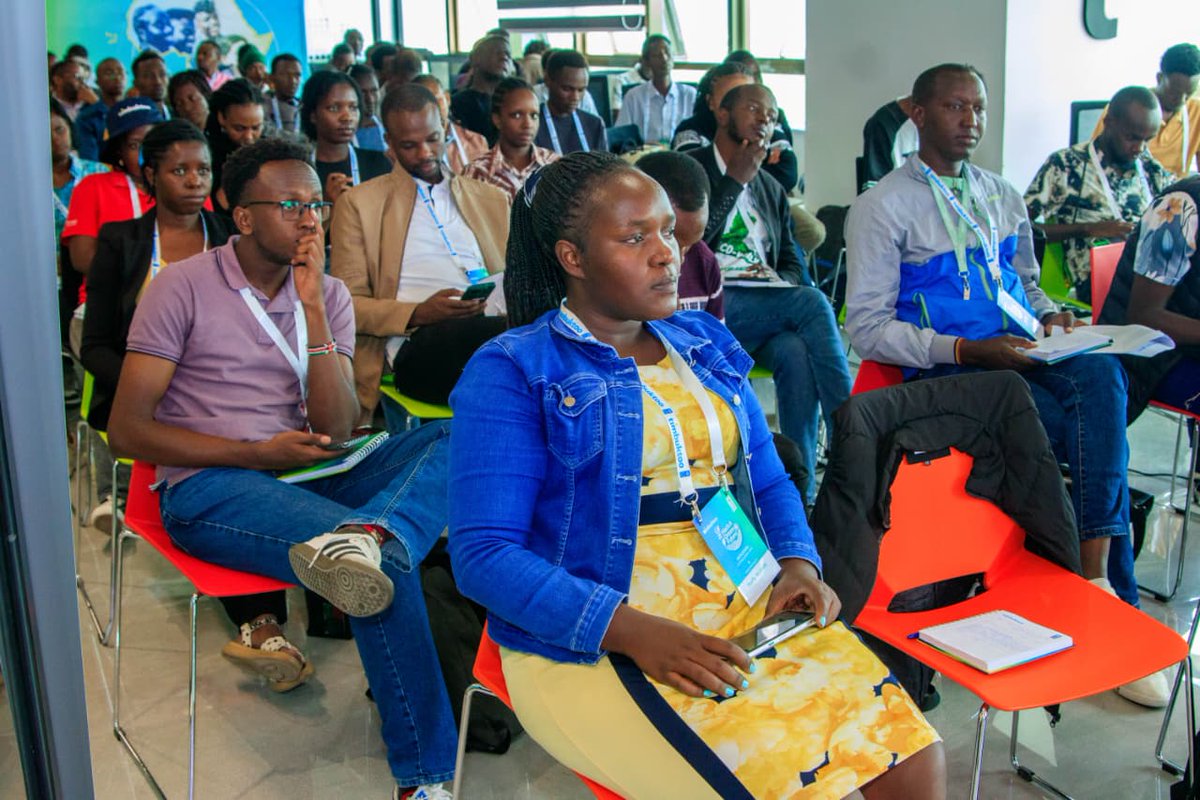 TechnopolisKE's tweet photo. Happening now at the #HackAGreenFuture hackathon, the Makueni County team is presenting innovative ideas to address the challenge:
How might we design climate-smart, tech-enabled solutions that connect farmers to reliable markets, reduce post-harvest losses, increase incomes, and strengthen resilience to climate shocks?

Powering agriculture with innovation for a sustainable, prosperous Makueni #SiliconSavannah