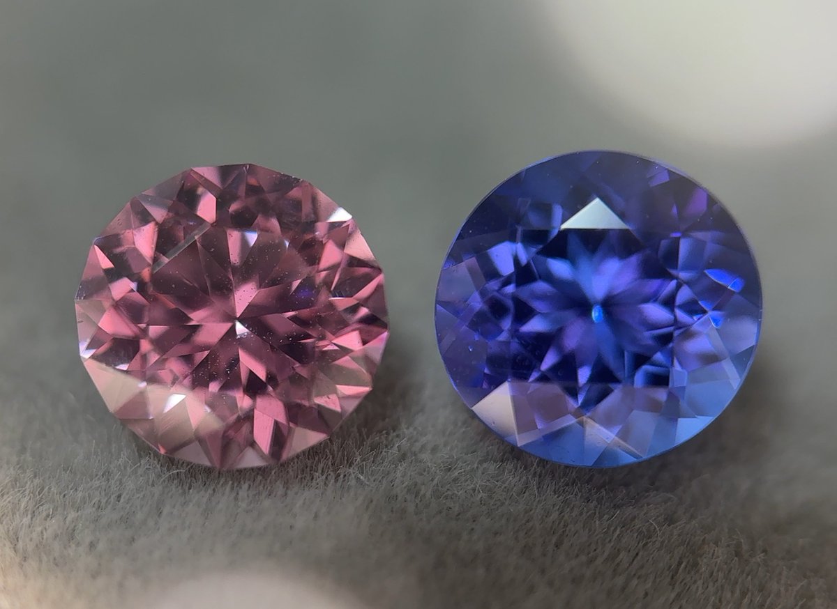 石処たっちゃんさんのベトナム産ピンクサファイア、ロシア産ダイヤ