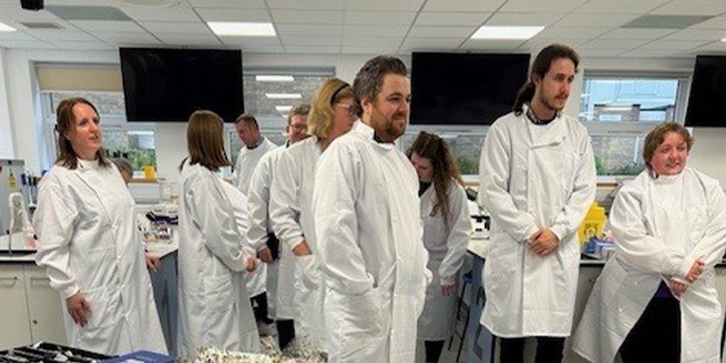 SLSSelectEd's tweet image. We had a brilliant time at #LeedsTechDay! 💡

Earlier this week, Julie and Donna visited Leeds Trinity University and showcased some brand new equipment!

🏆 Congratulations to Claire from Sherburn High School, who won our event raffle!

👉 Find out more: ow.ly/MJUR50Xr9Pr