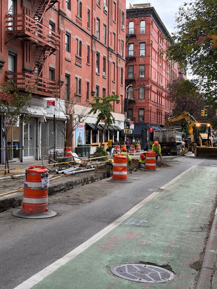 pseavnyc's tweet photo. 🚧 Bringing Fiber to Life! We're set for fiber installation to support high-bandwidth systems. Reliable signals start with strong groundwork! #FiberOptics #AVIntegration #NetworkInfrastructure #SmartBuilding #LowVoltage #Construction #FutureReady #PSEAV https://t.co/ifMD4JNYui
