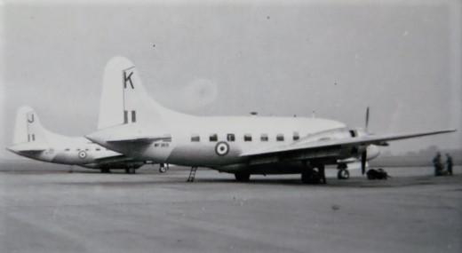 NewarkAirMus's tweet image. We thought we'd drop in some #Varsity in-service photos today + on approach to join our collection!
#NAMarchive 
#WF369