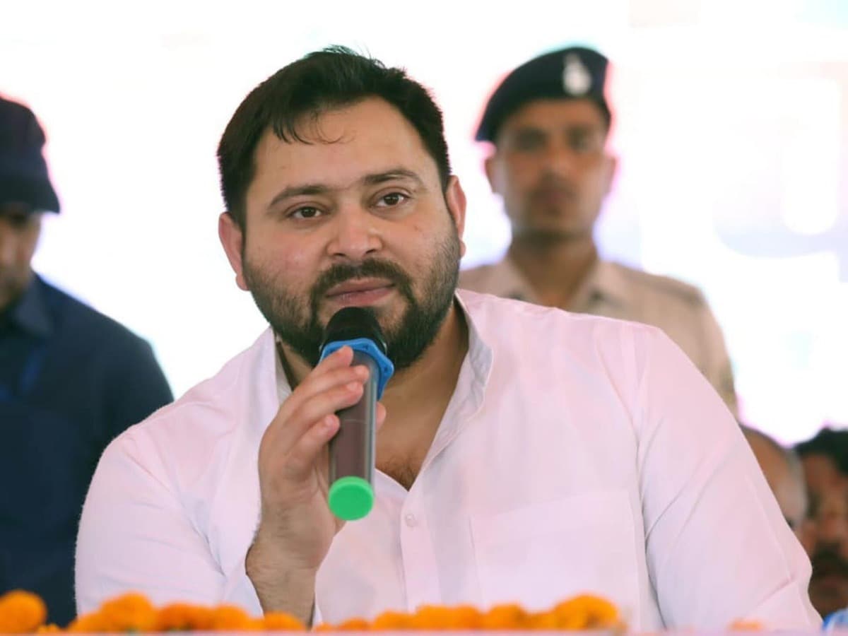 बिहार की राघोपुर विधानसभा सीट से तेजस्वी यादव लगभग 13000 + वोट से जीत गए है , 

सुबह से तेजस्वी यादव पीछे चल रहे थे अचानक आखिरी राउंड मे छलांग लगाकर जीत दर्ज की ,