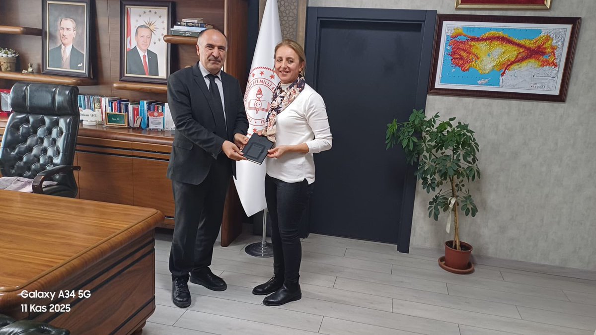 İşyeri Sağlık ve Güvenlik Birimi Daire Başkanımız Özkan Avcı ‘yı makamında ziyaret ettim, misafirperverliğinden dolayı kendisine teşekkür ederim.<a href="/tcmeb/">Millî Eğitim Bakanlığı</a> <a href="/meb_dhgm/">Destek Hizmetleri Genel Müdürlüğü</a> <a href="/mebisgb/">İşyeri Sağlık ve Güvenlik Birimi Daire Başkanlığı</a> <a href="/ozkan_meb/">Özkan AVCI</a> <a href="/balikesirmem/">Balıkesir İl Millî Eğitim Müdürlüğü</a> <a href="/cemalunal_/">C.ÜNAL</a> <a href="/balikesirisgb/">Balıkesir İl MEM İşyeri Sağlık ve Güvenlik Birimi</a>