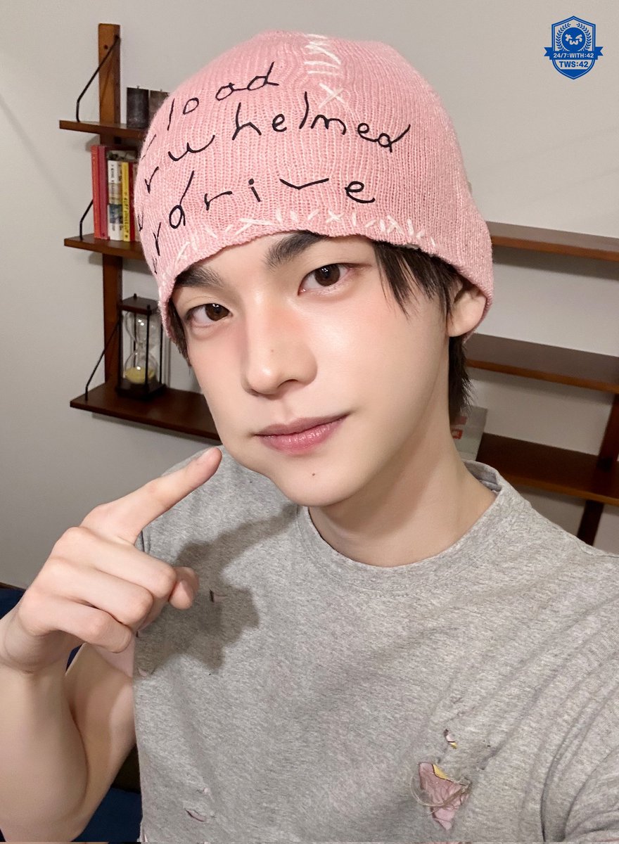 chmaleonn's tweet image. ⋆.˚🦋༘⋆This Friday night is your last chance to savor the evening with complimentary bites and drinks on the house. Let the weekend begin in opulence⭒₊ ⊹🌕₊ ⊹⭒