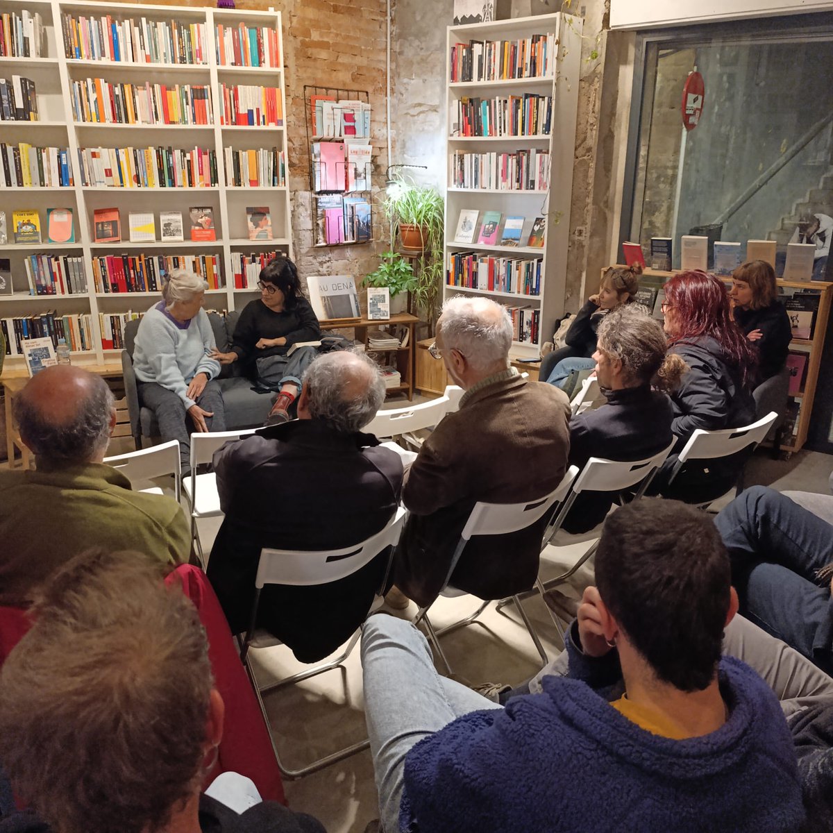 Ahir la Cristina Farré va presentar 'Ho vam donar tot' a la llibreria Murmuri de Manresa, acompanyada de l’<a href="/AnnaGaSabate/">Anna Gabriel Sabaté</a>. 

Gràcies a totes per una conversa tan plena de memòria, força i mirada crítica! ❤️📚