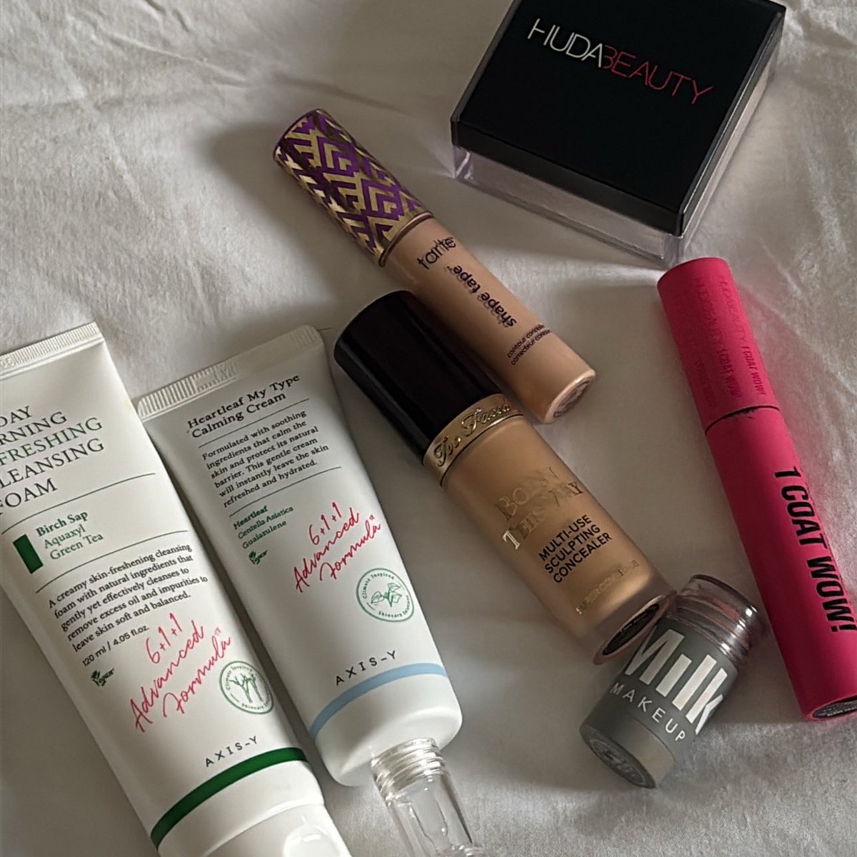 🦢 (@lmmaoool) on Twitter photo 